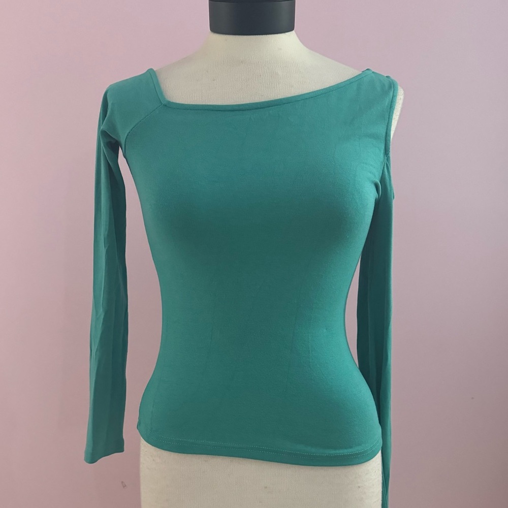 WeWoreWhat cold shoulder top long sleeve. Size S. NWT